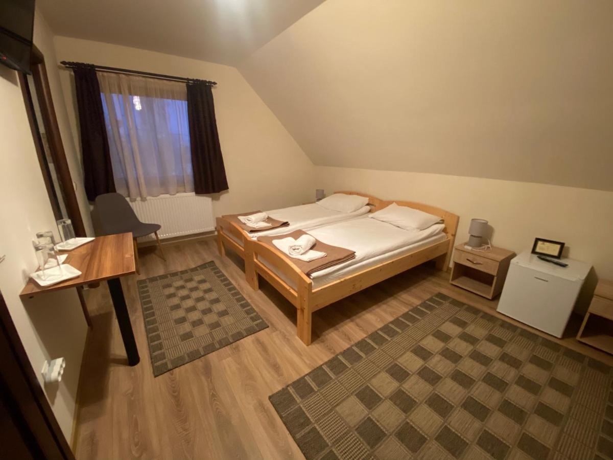 Grádics Panzió Hotel Siculeni Exterior foto